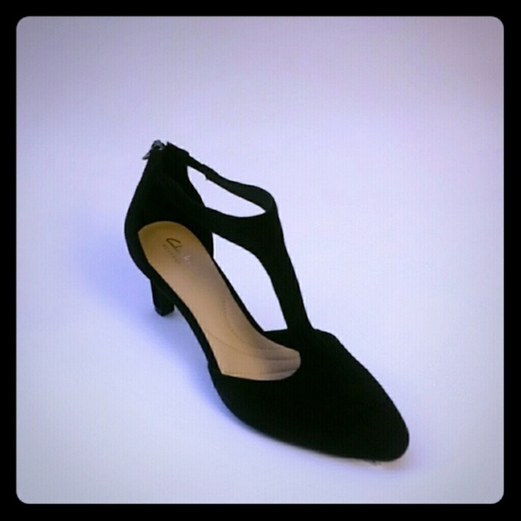 clarks calla lily pump